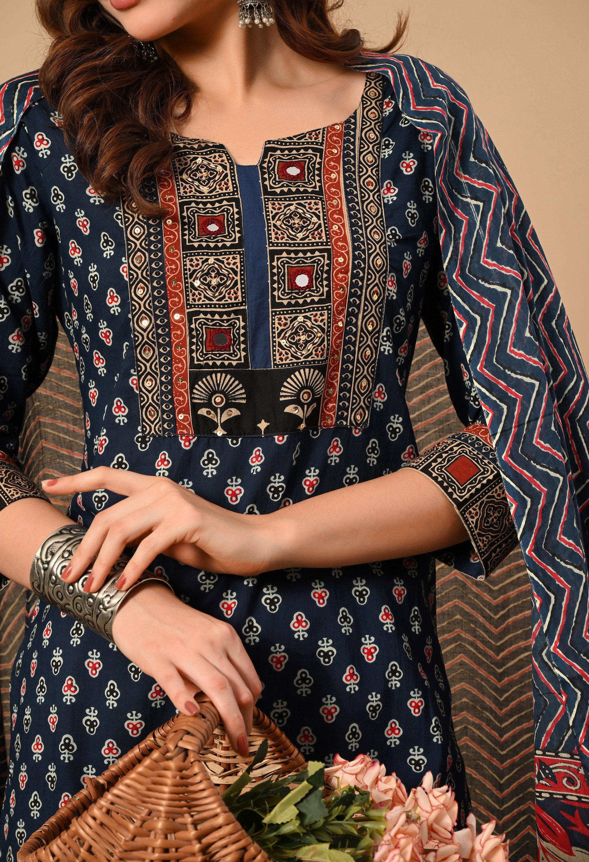 IMAN - A Suit Set