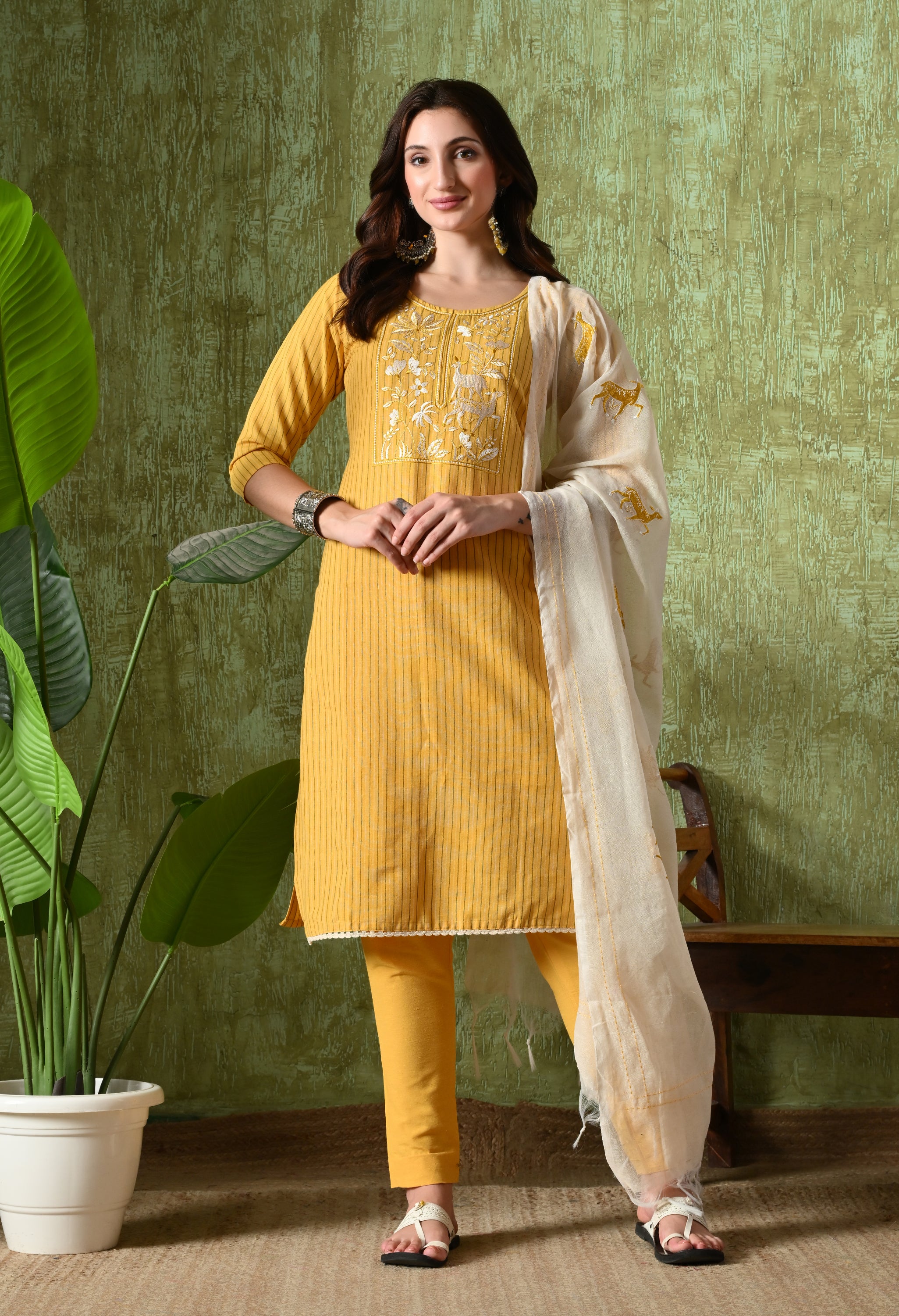 ALVIRA - A Suit Set