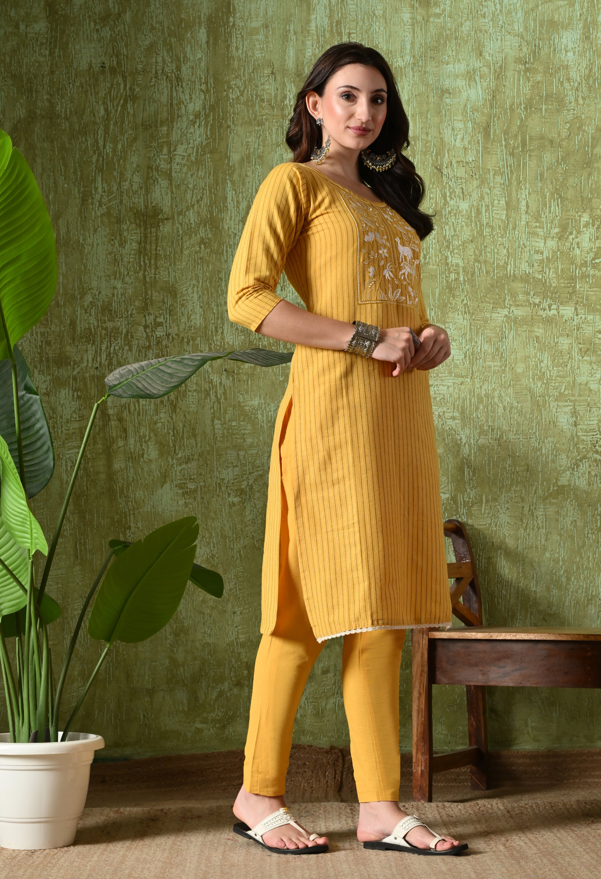 ALVIRA - A Suit Set