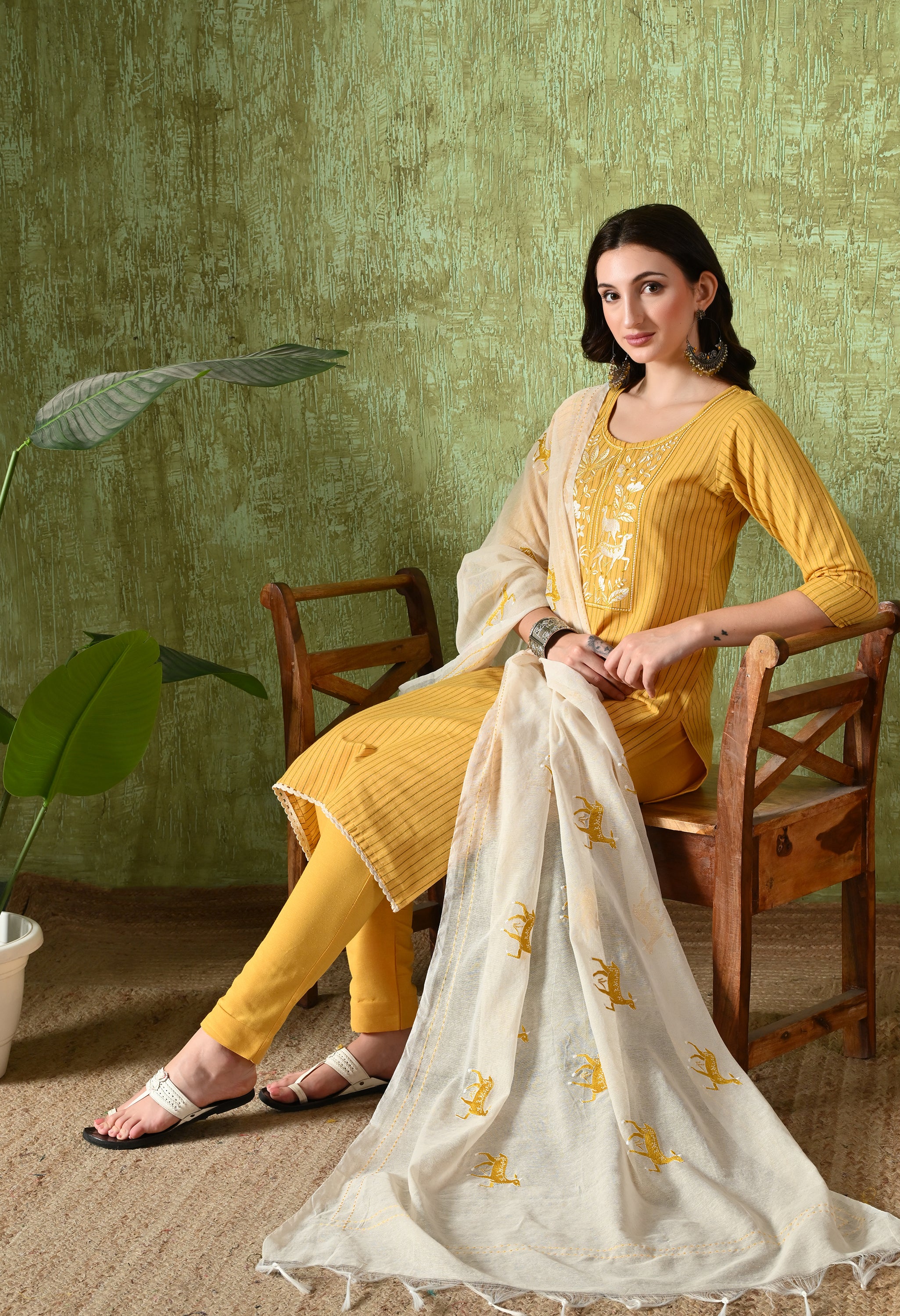 ALVIRA - A Suit Set