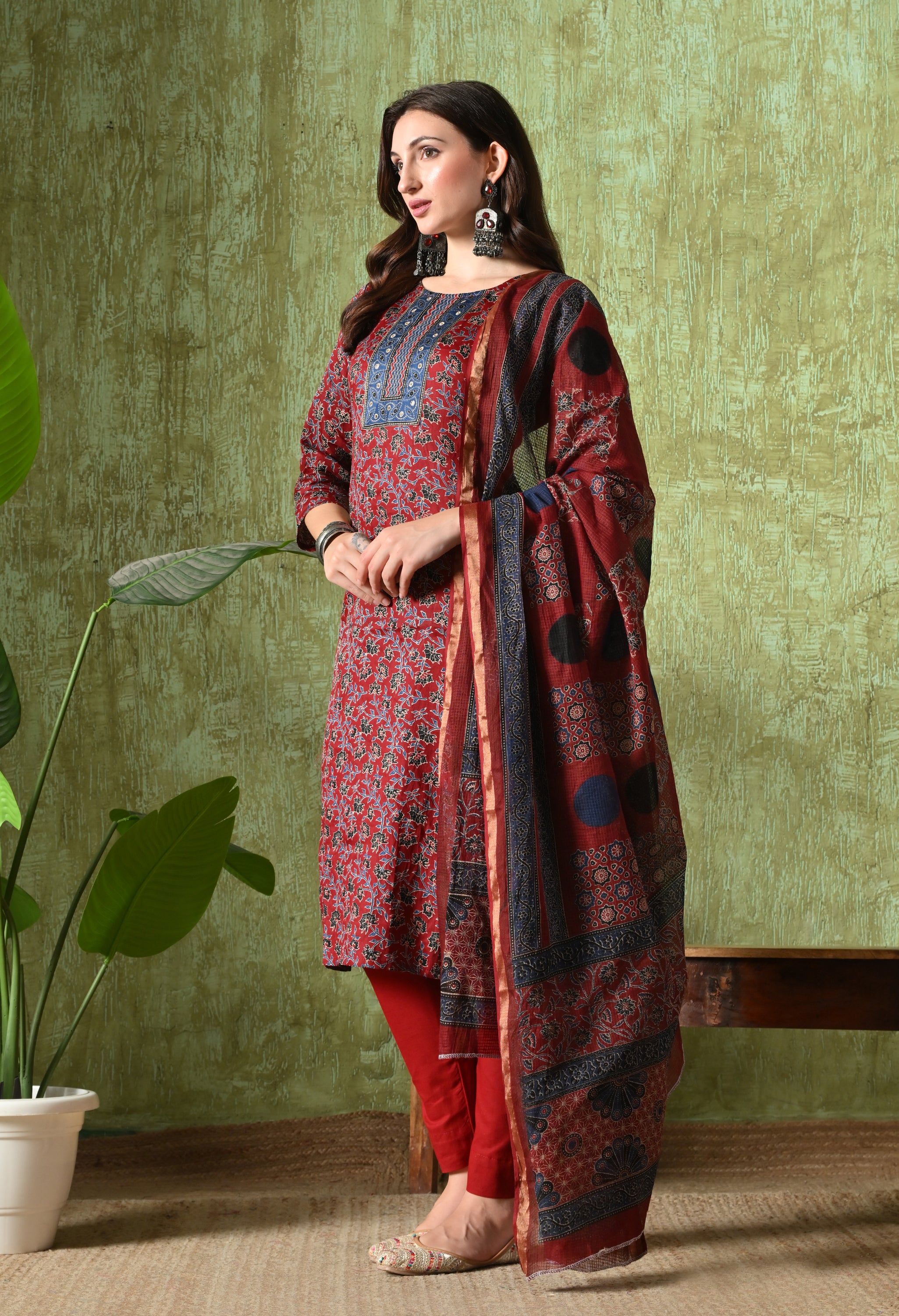 RAFIA- A Suit Set