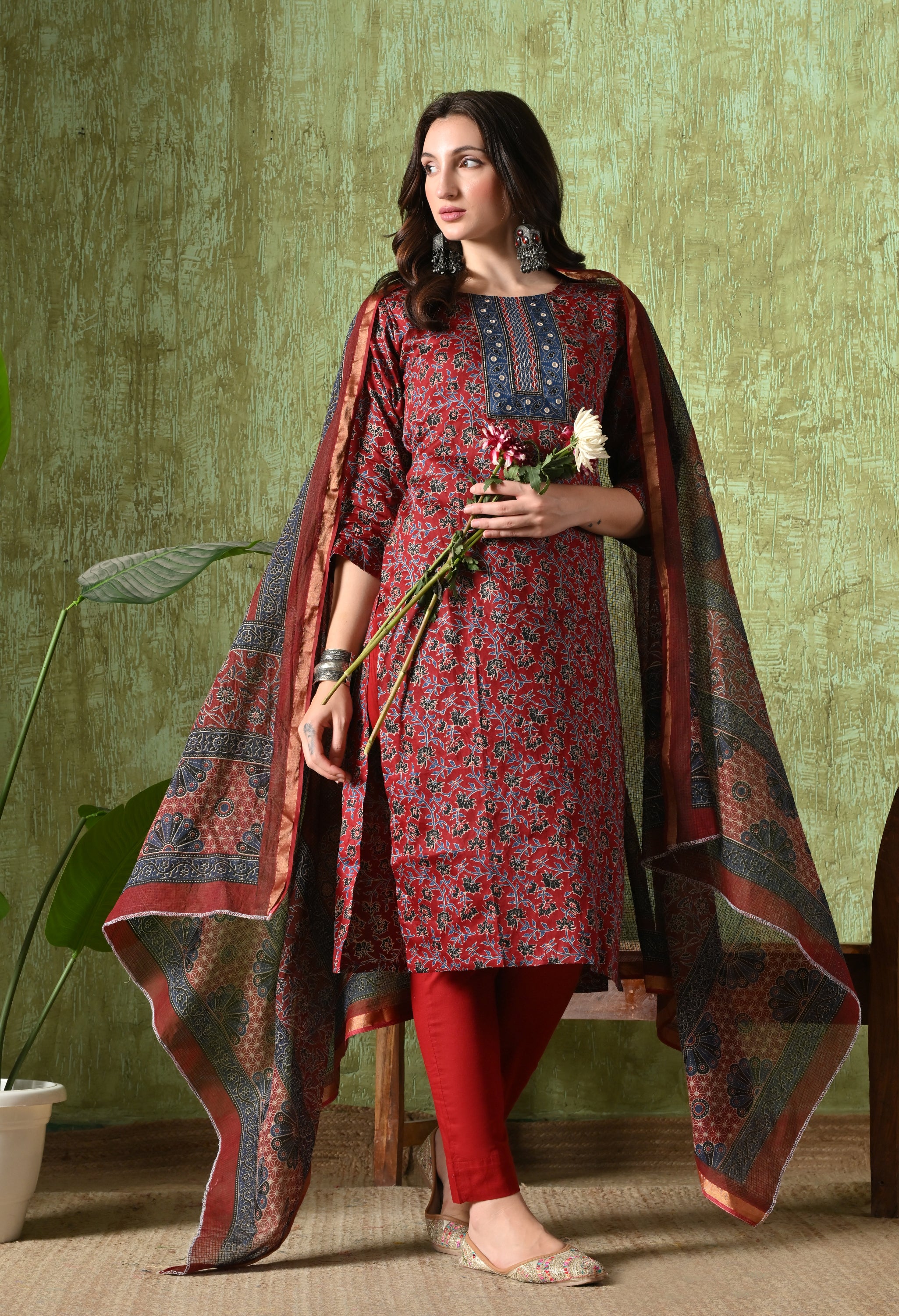 RAFIA- A Suit Set