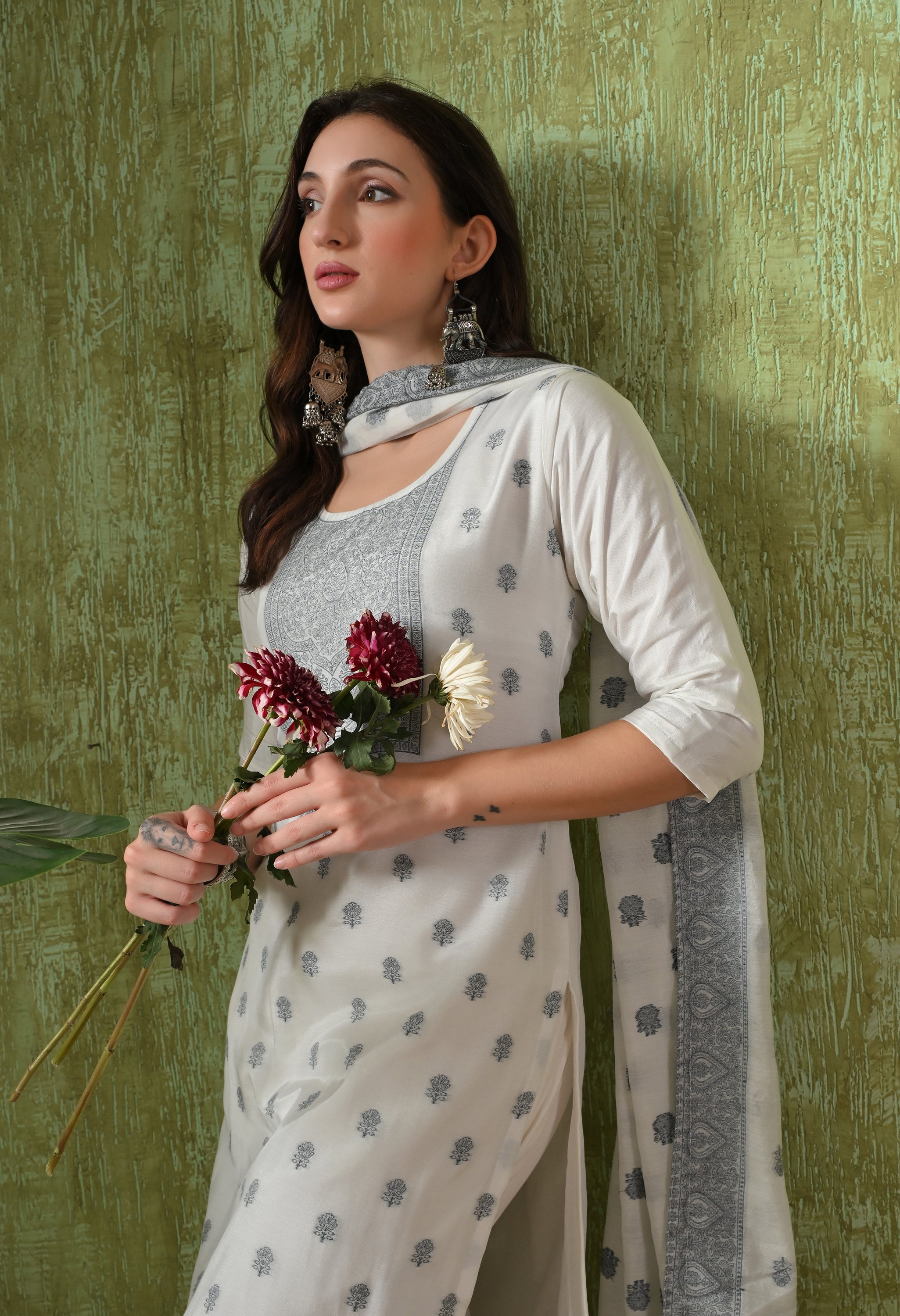 VANYA - A Suit Set