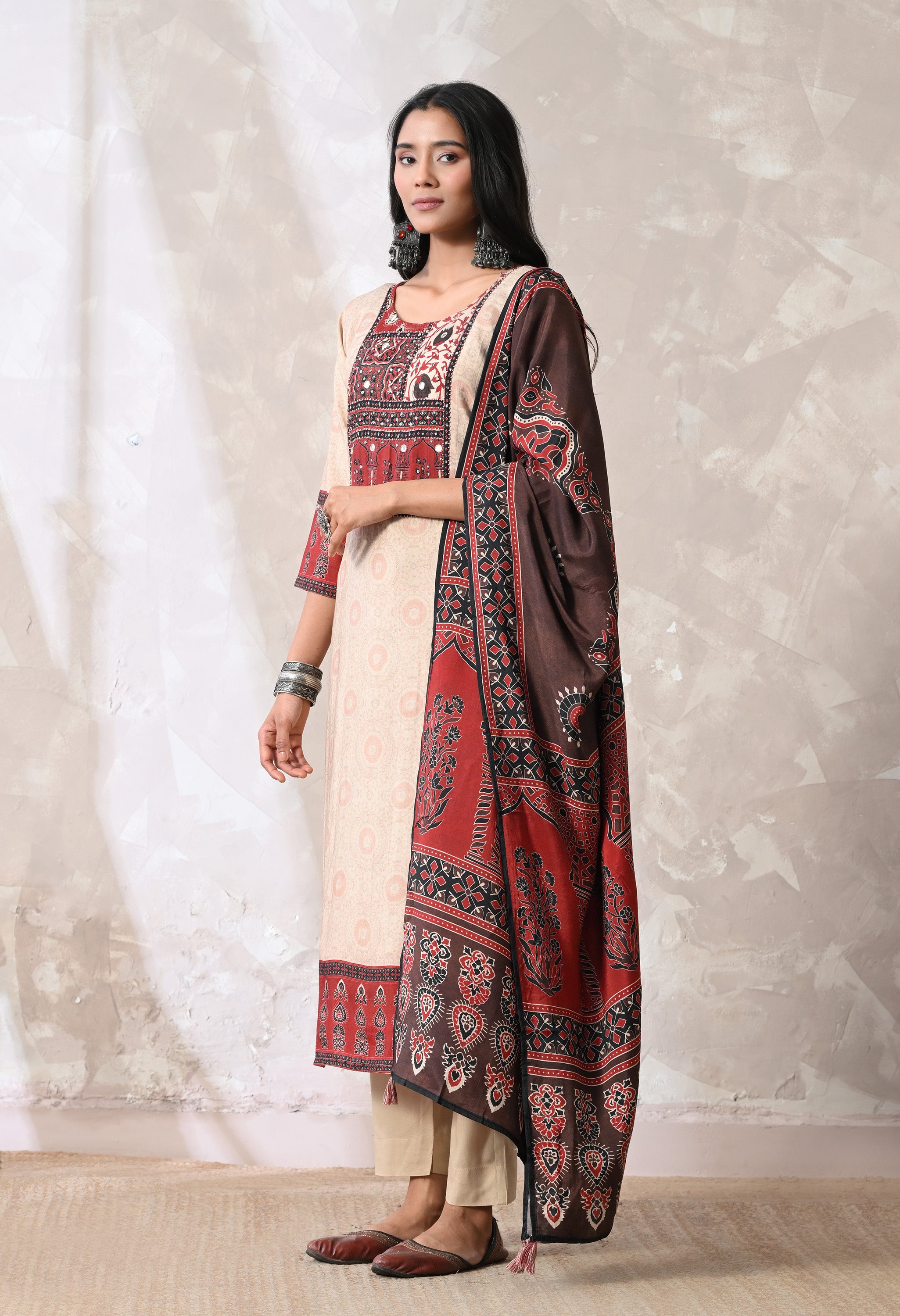 FALGUNI - A Suit Set