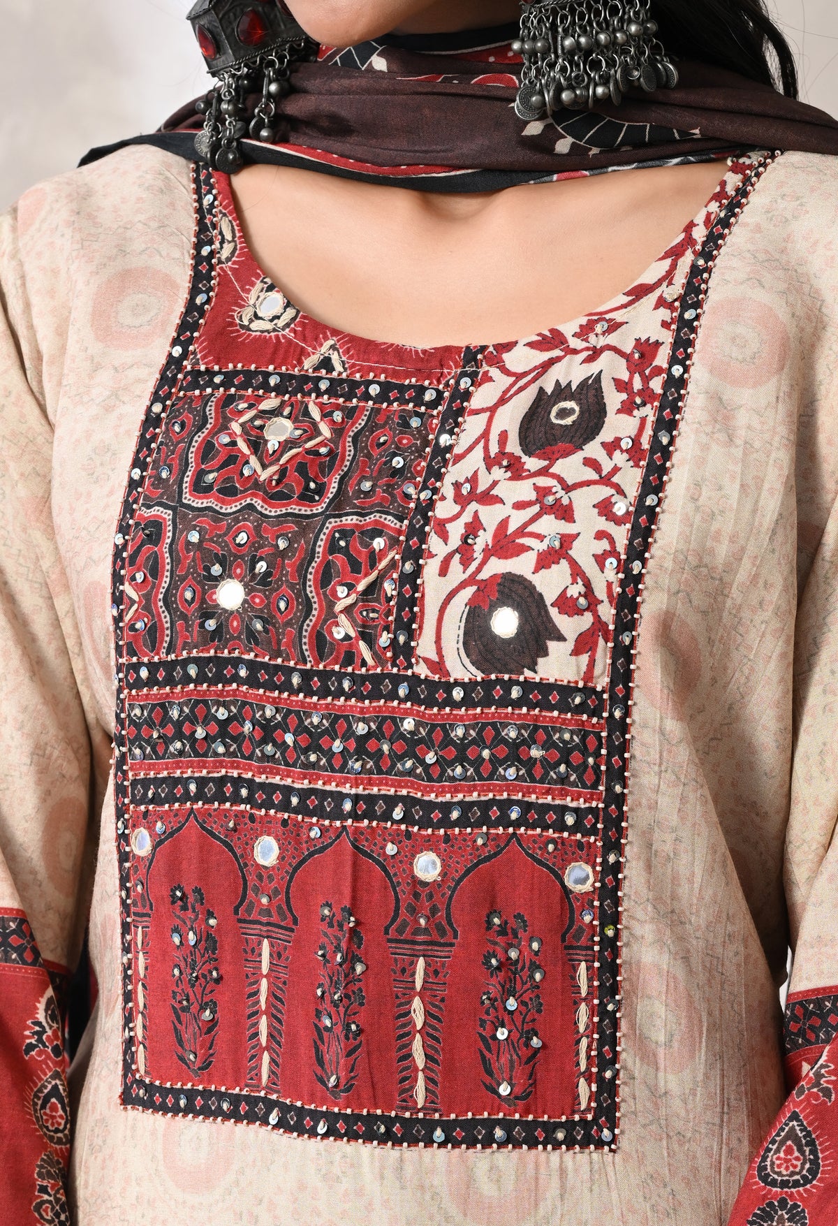 FALGUNI - A Suit Set