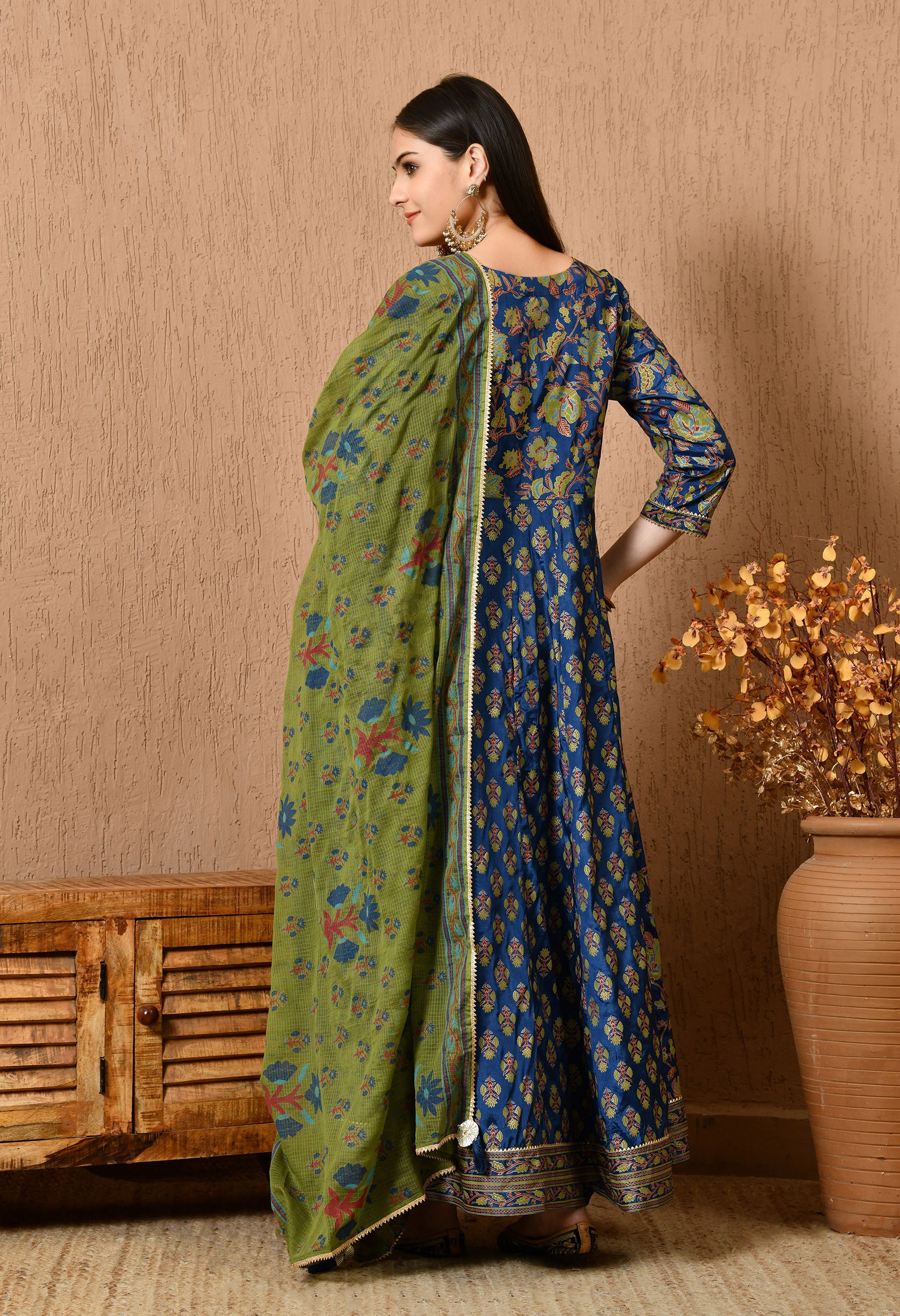 YERAM - A Suit Set