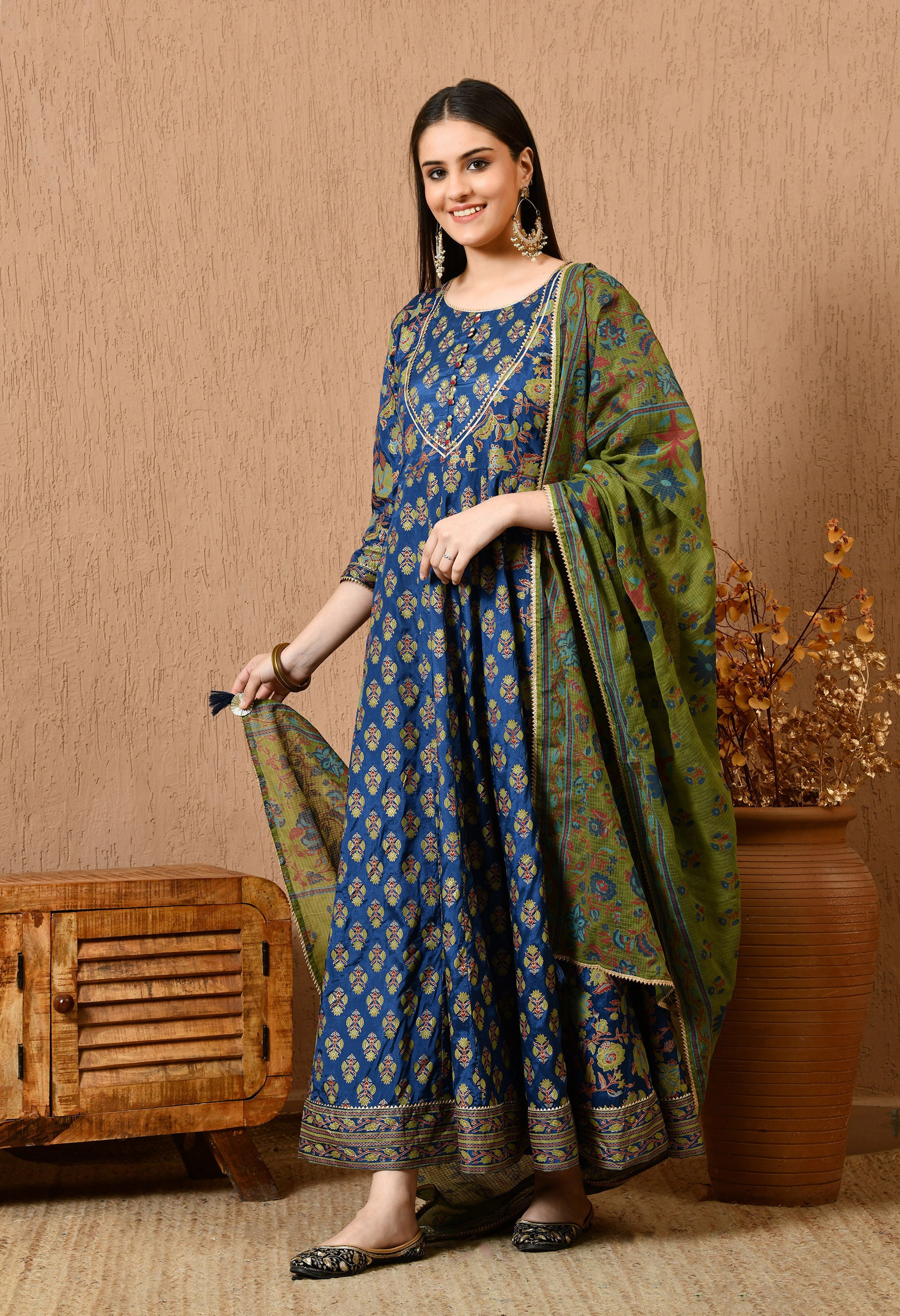 YERAM - A Suit Set