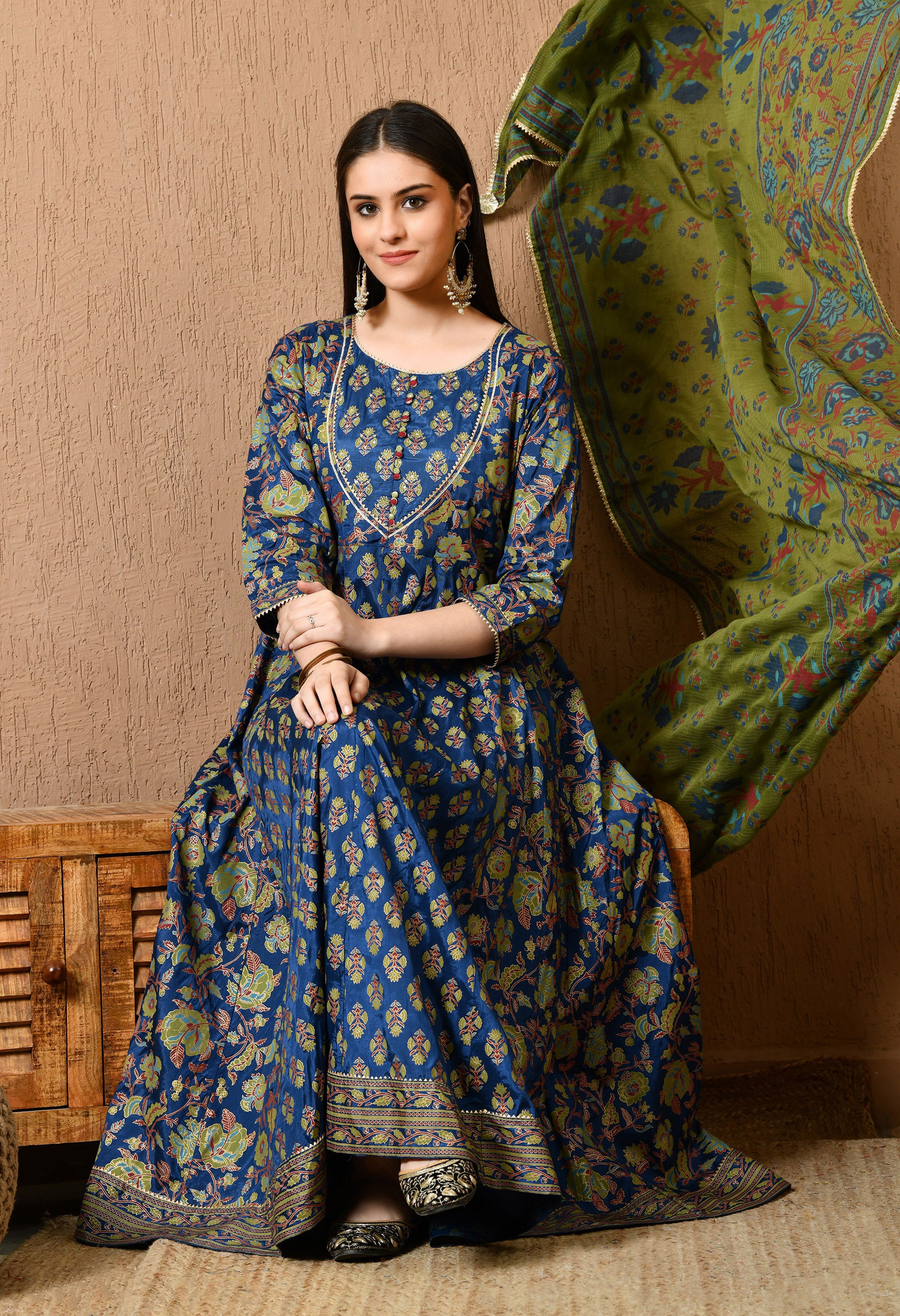 YERAM - A Suit Set