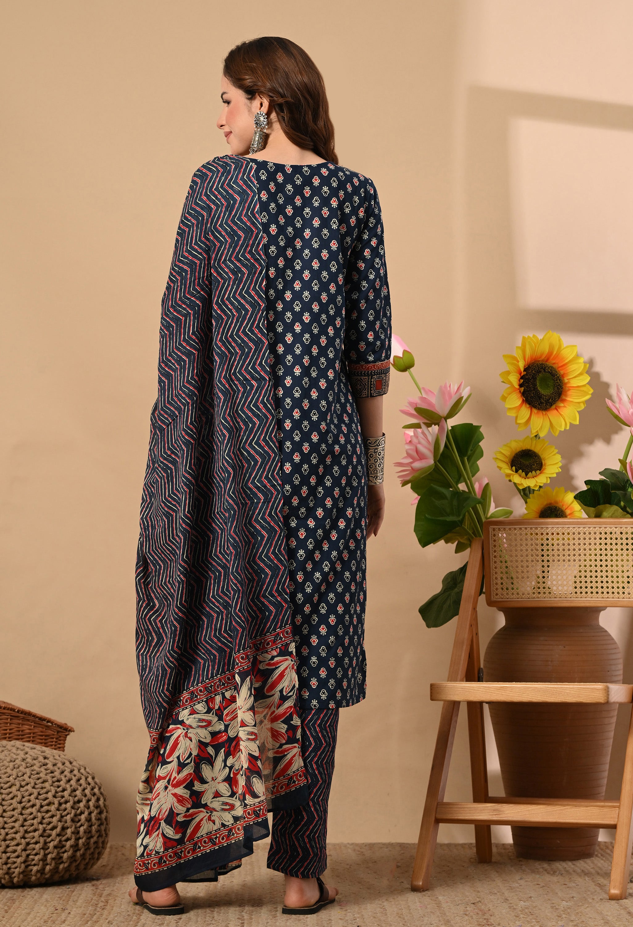 IMAN - A Suit Set