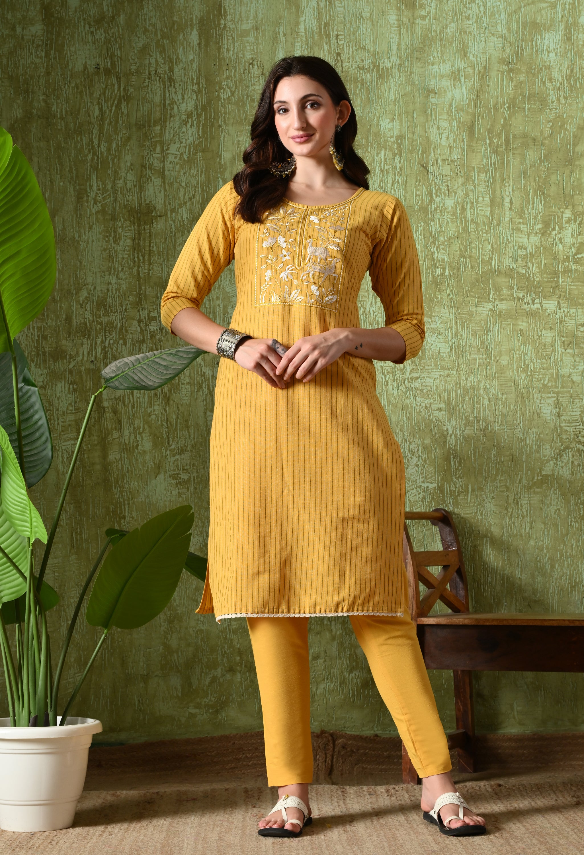 ALVIRA - A Suit Set