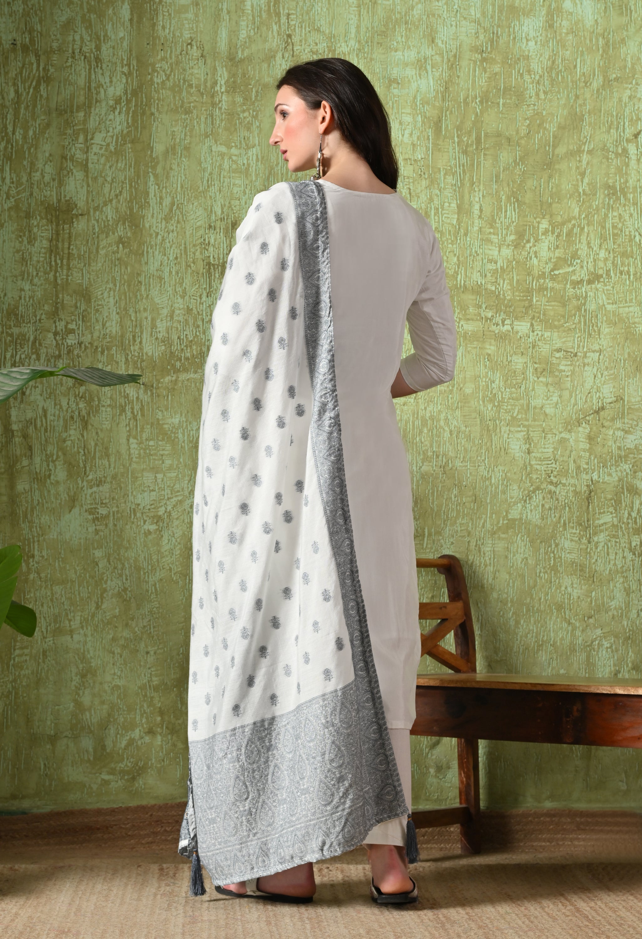 VANYA - A Suit Set