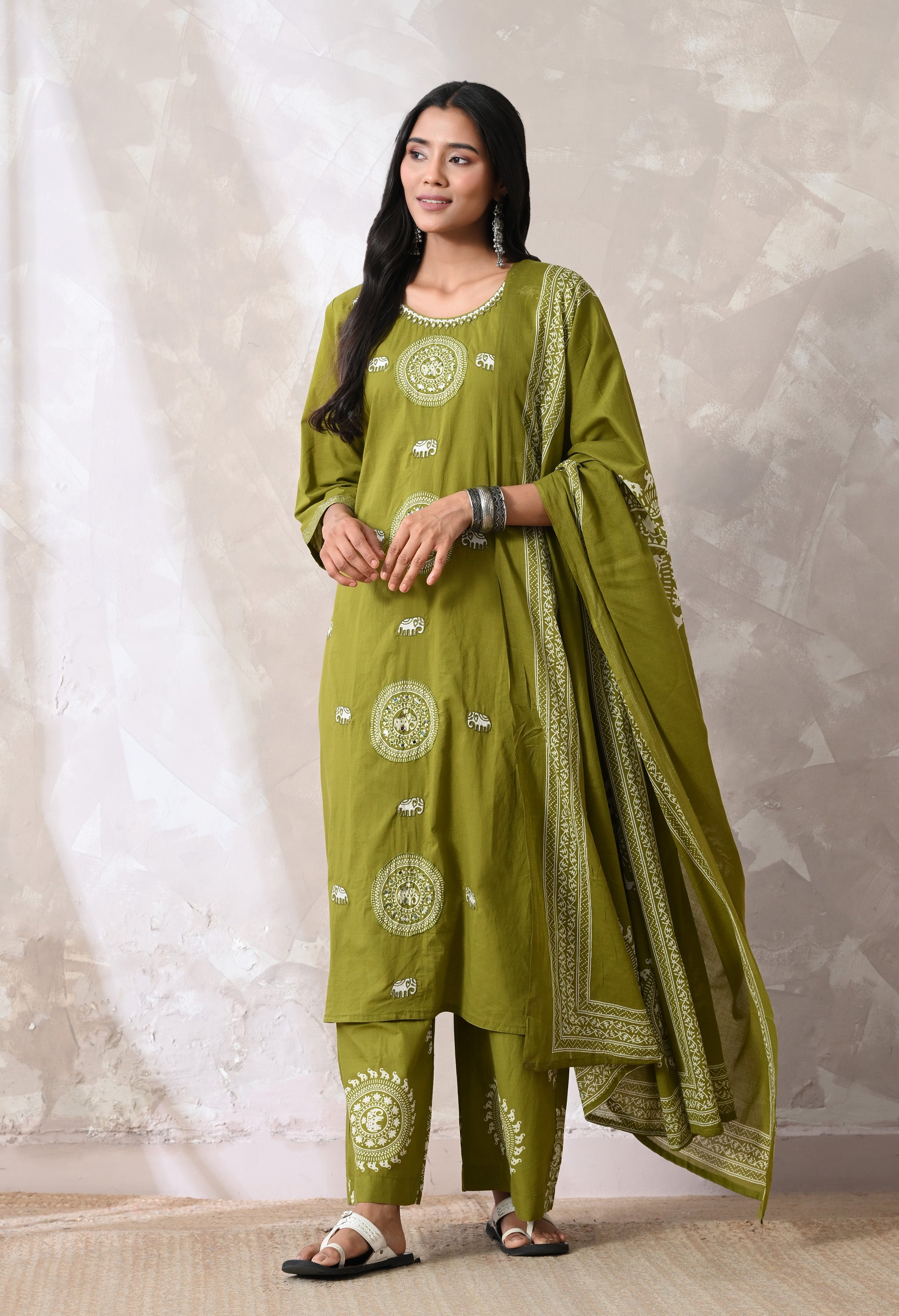 AAYAT - A Suit Set