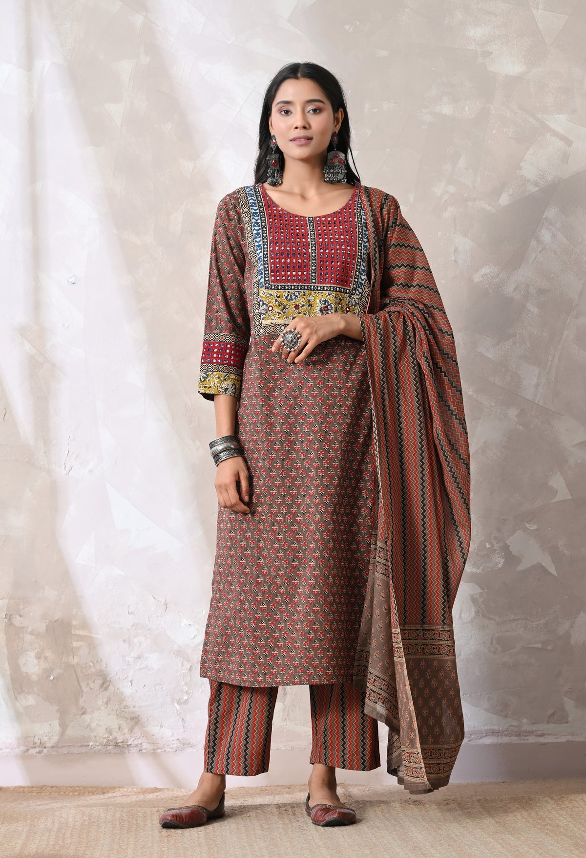 ALFIA - A Suit Set