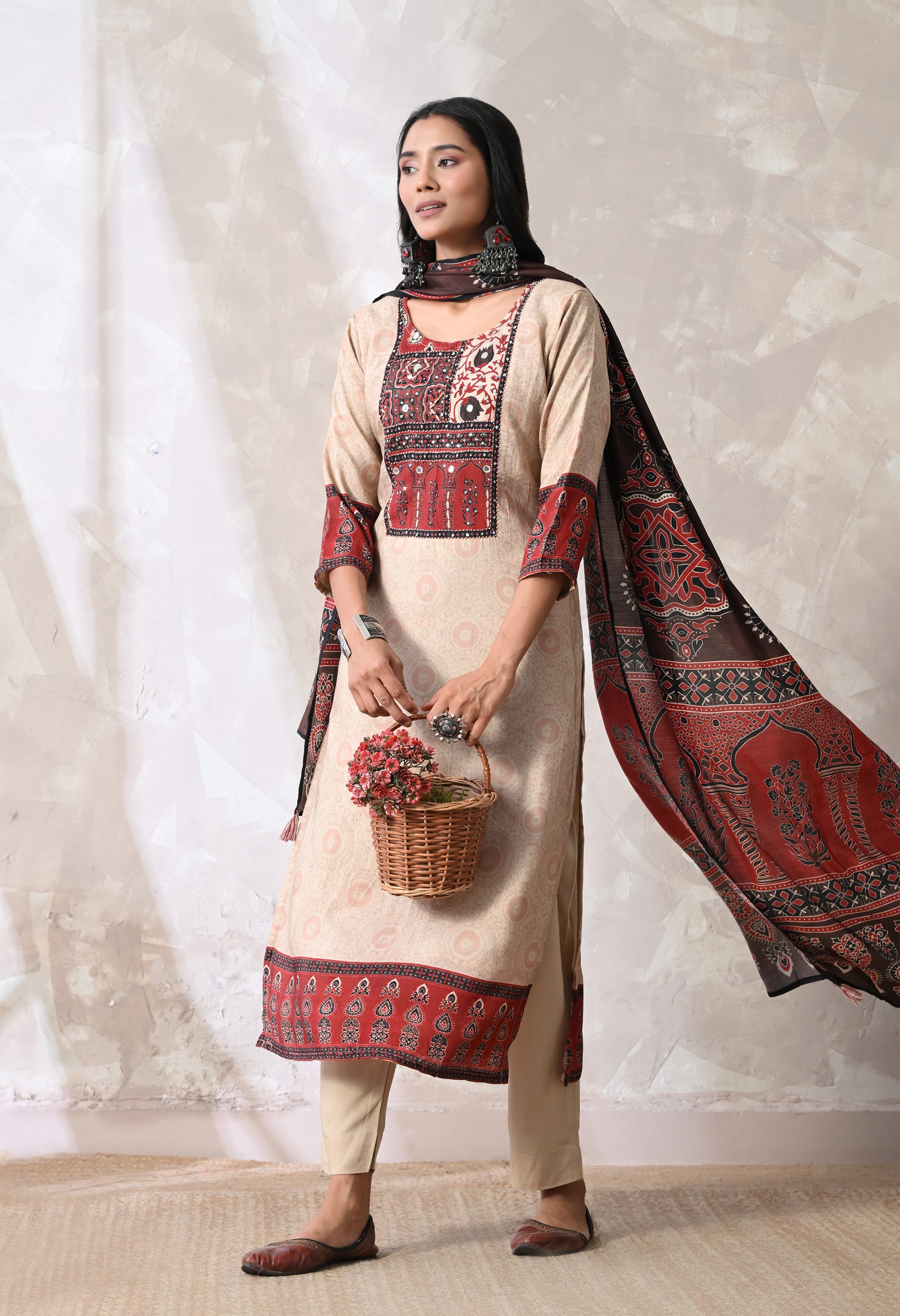 FALGUNI - A Suit Set