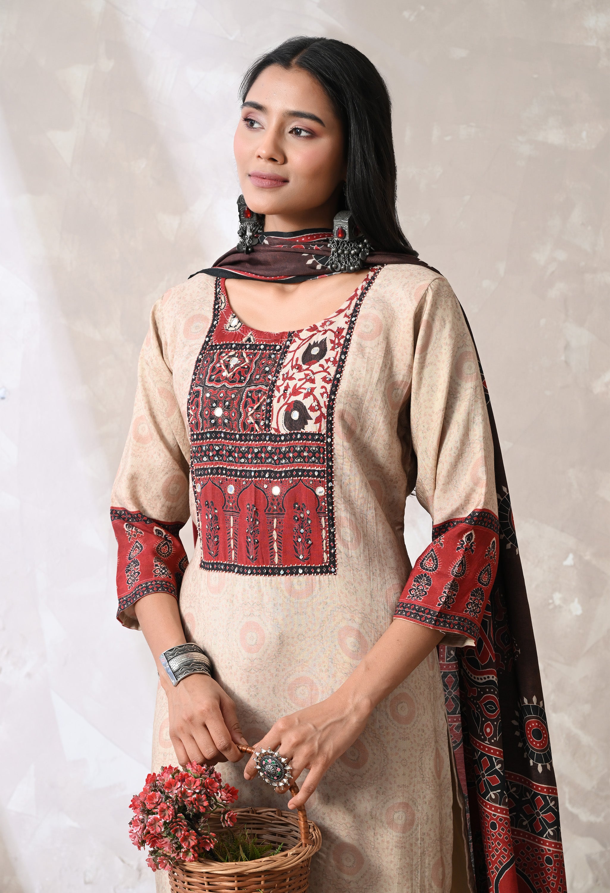 FALGUNI - A Suit Set