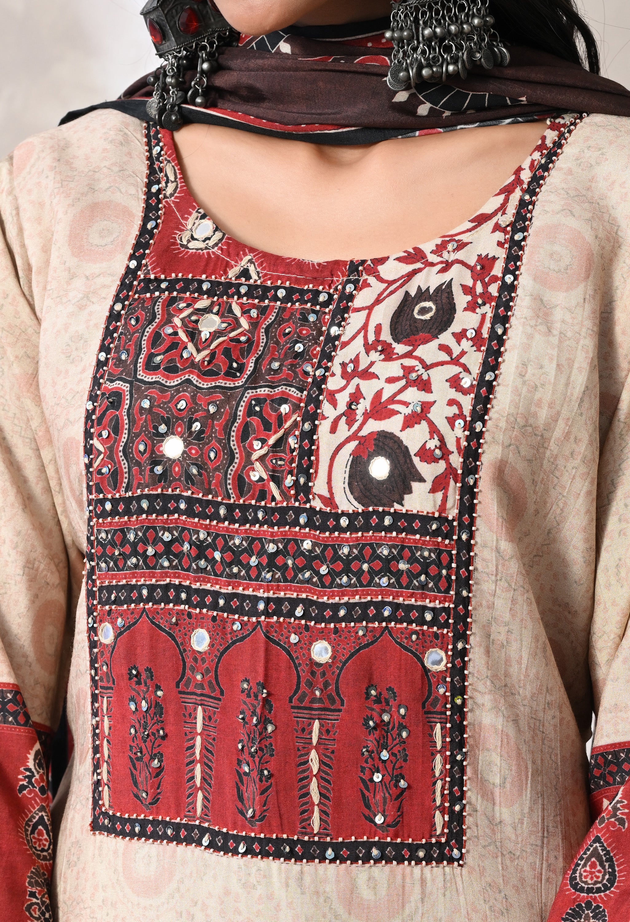 FALGUNI - A Suit Set