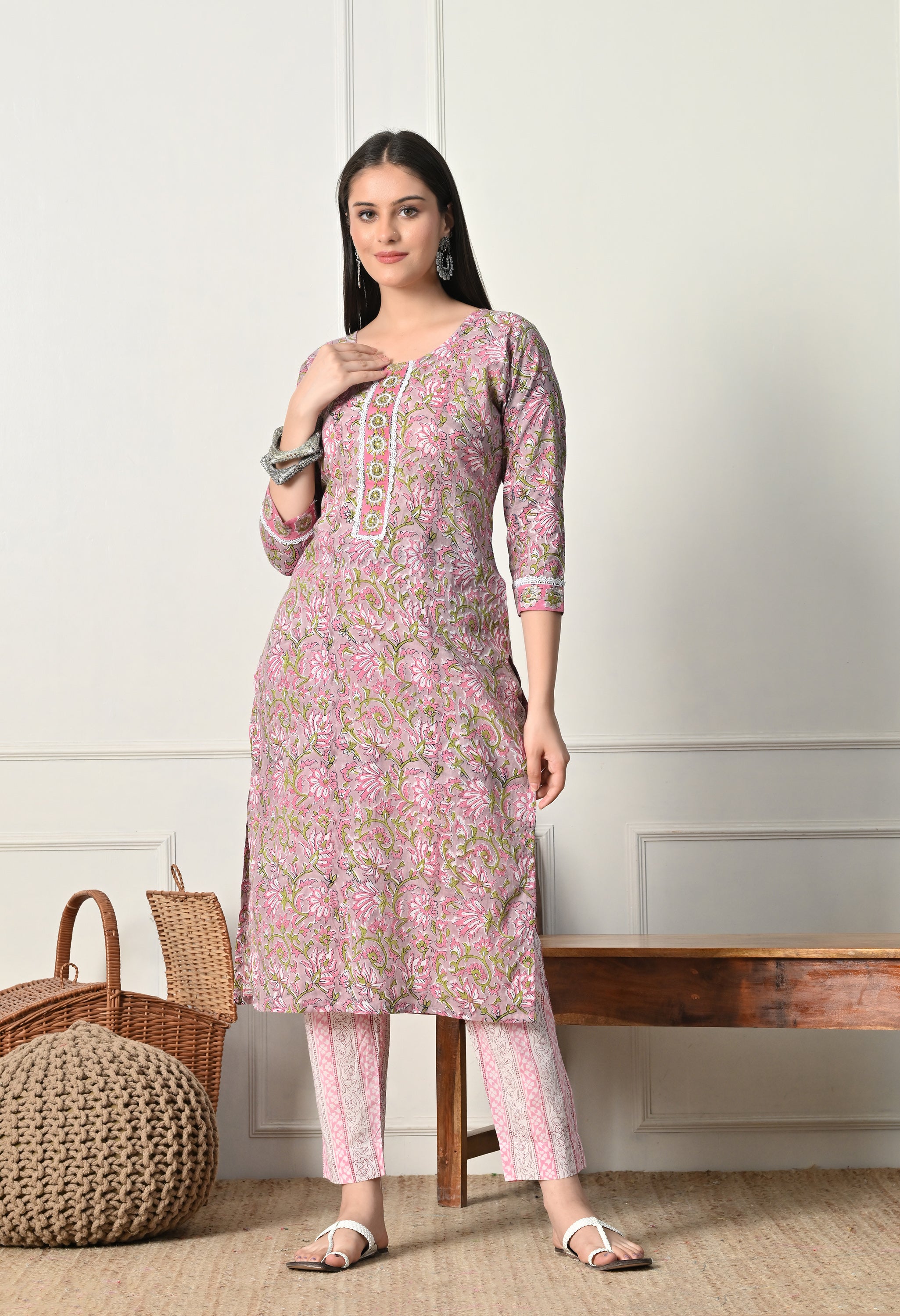 SAANJH - A Suit Set
