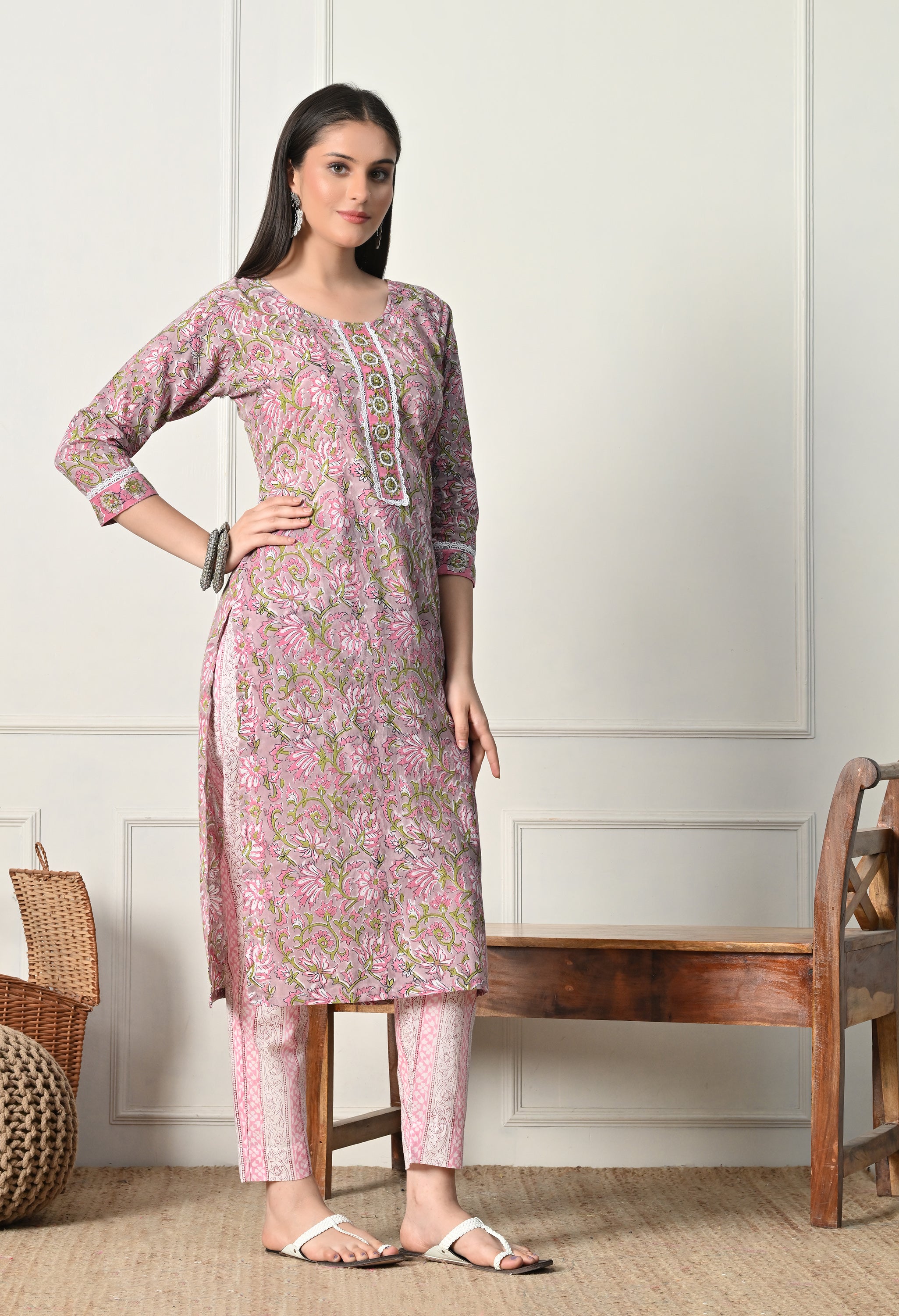 SAANJH - A Suit Set