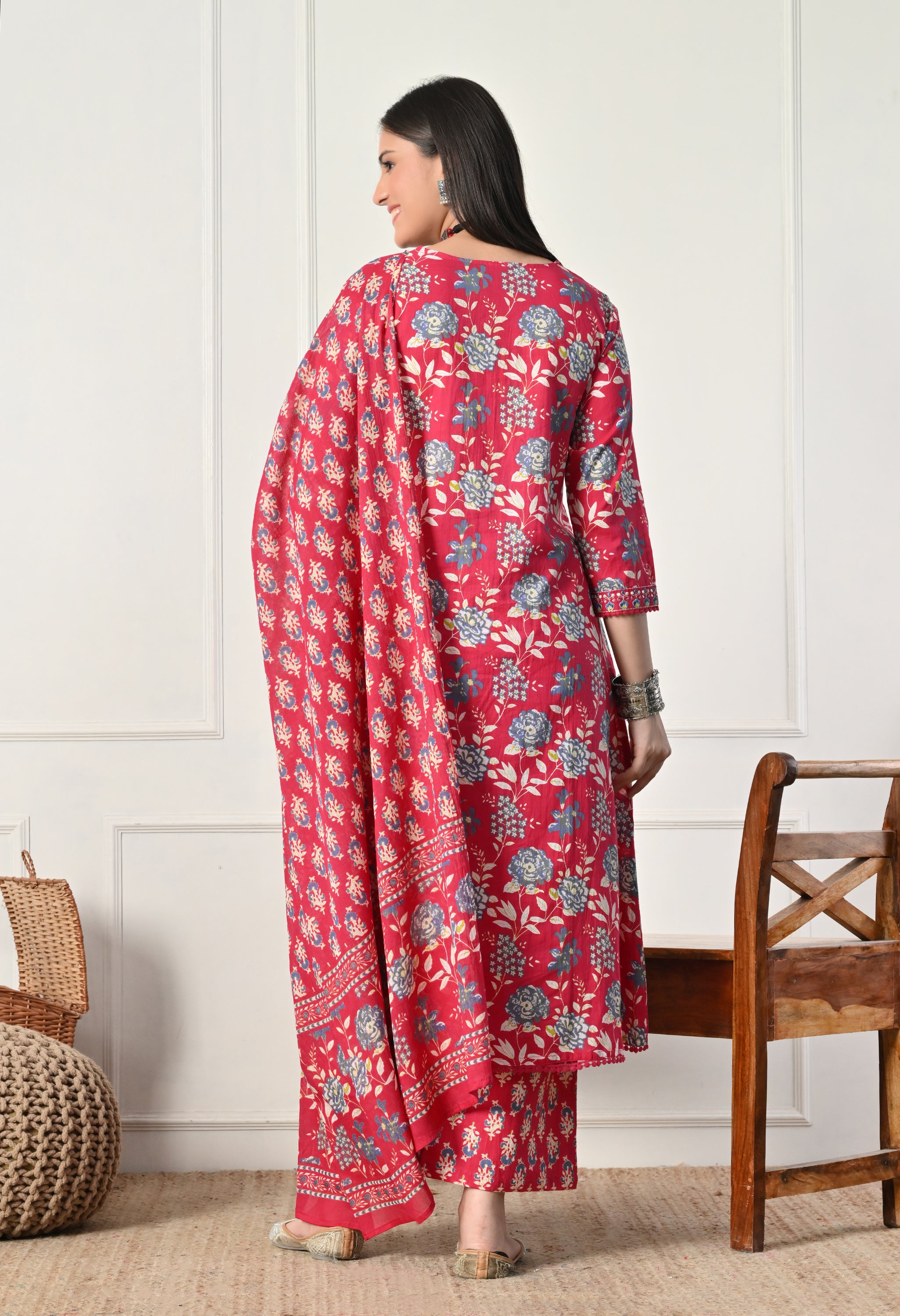 AASHNA - A Suit Set