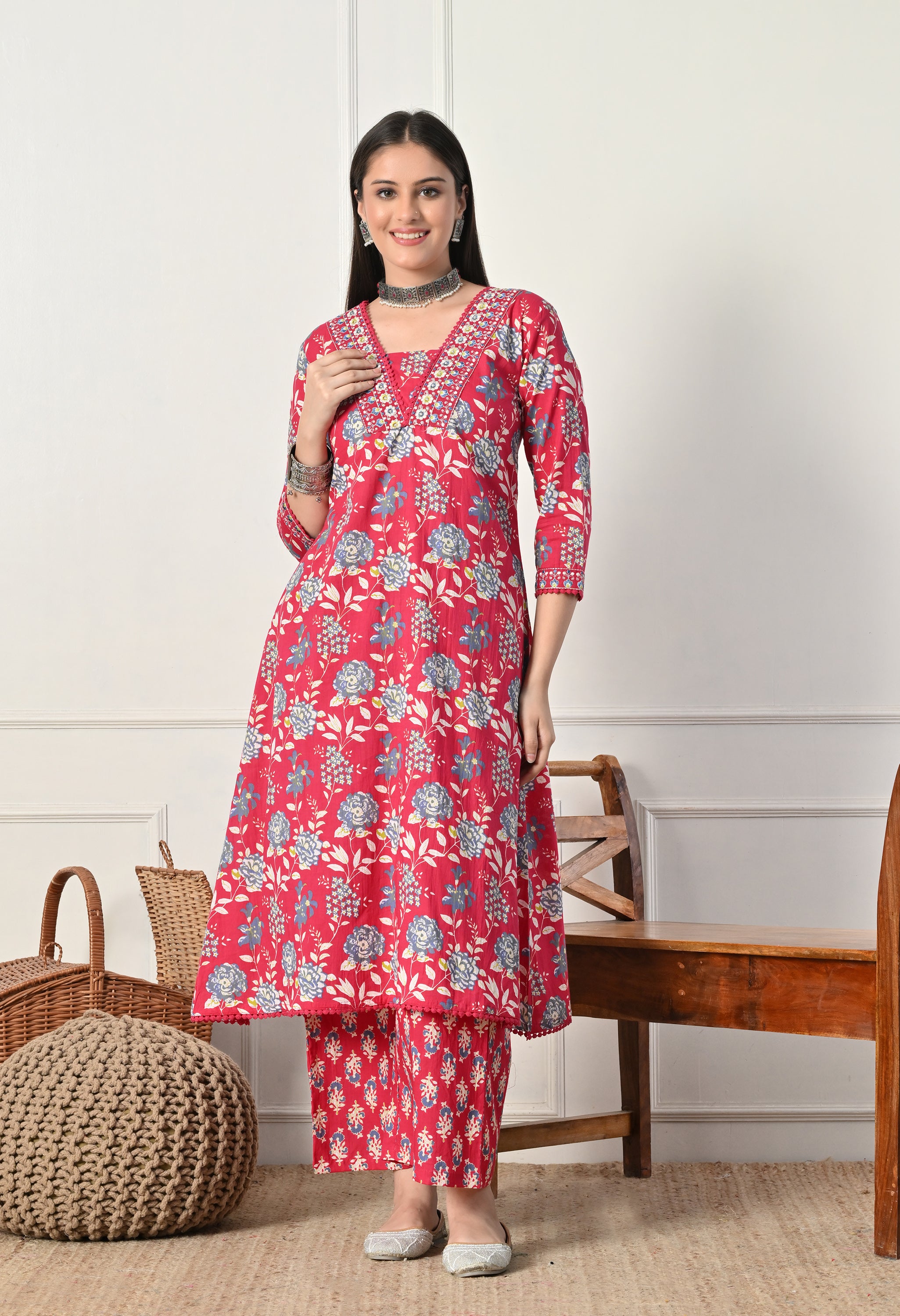 AASHNA - A Suit Set