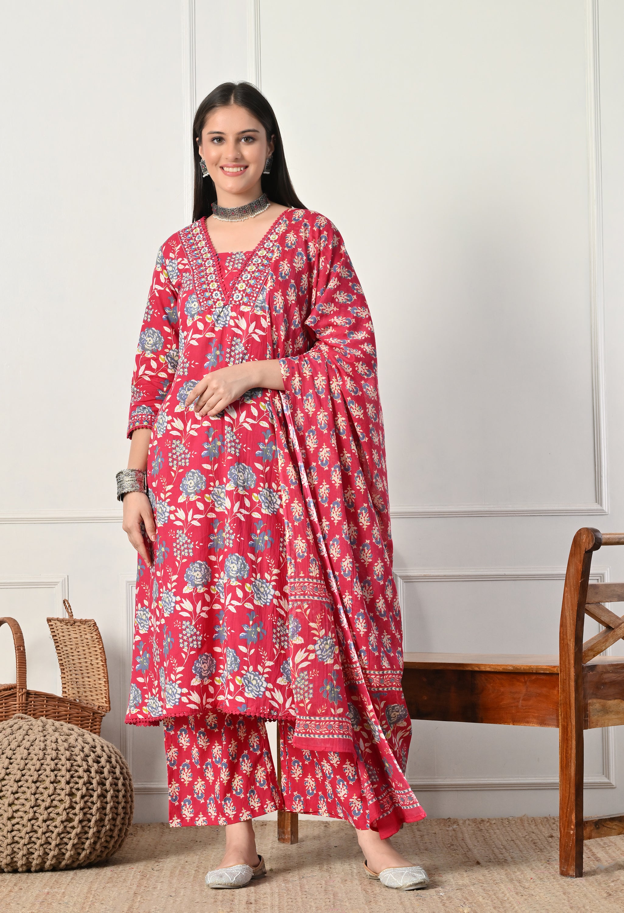 AASHNA - A Suit Set