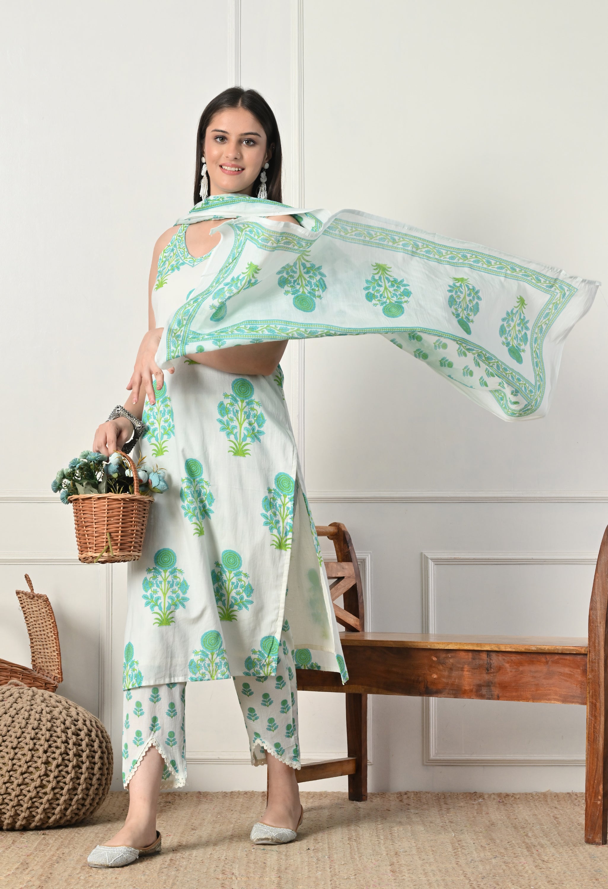 EDHA - A Suit Set