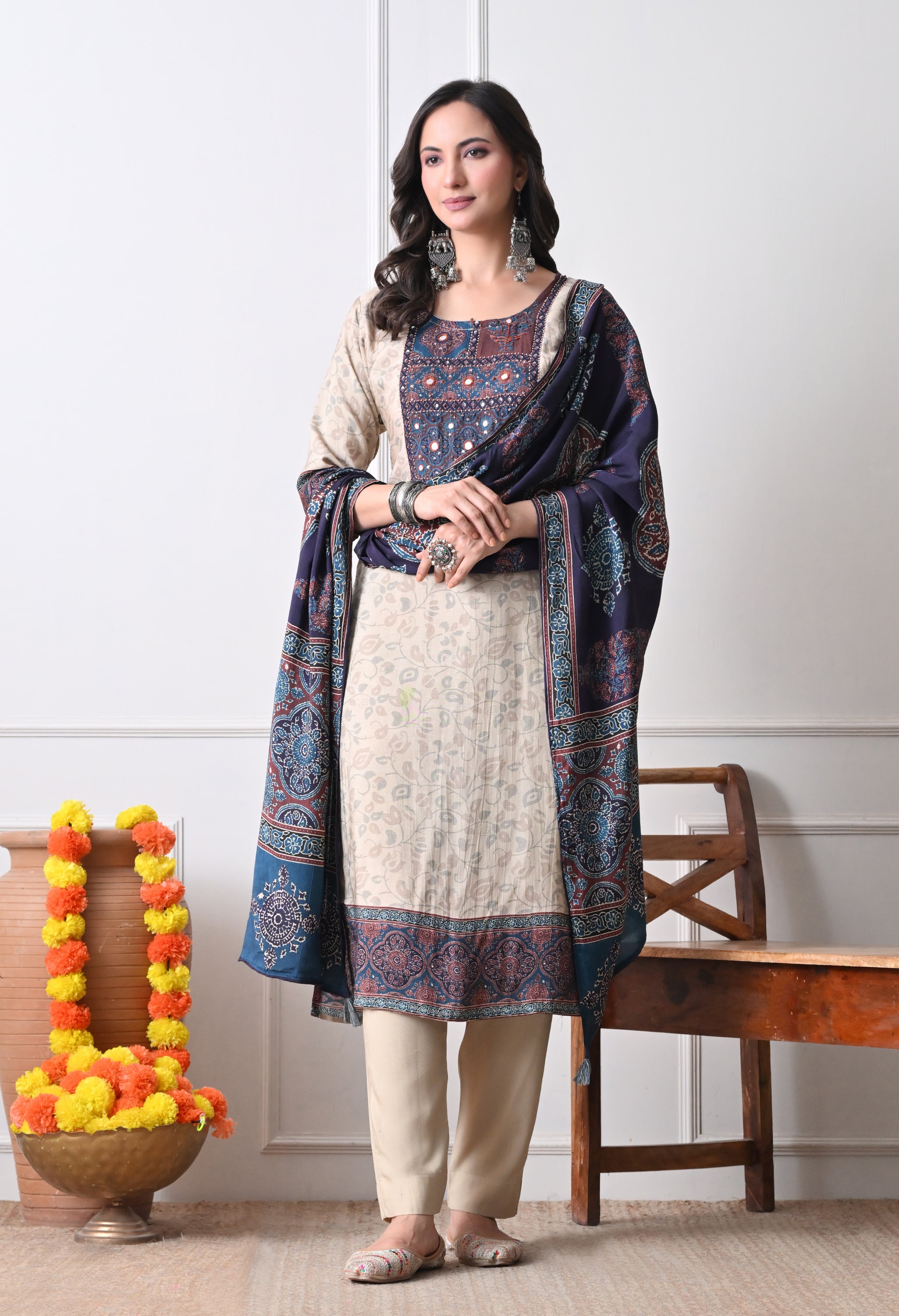 DANIA - A Suit Set