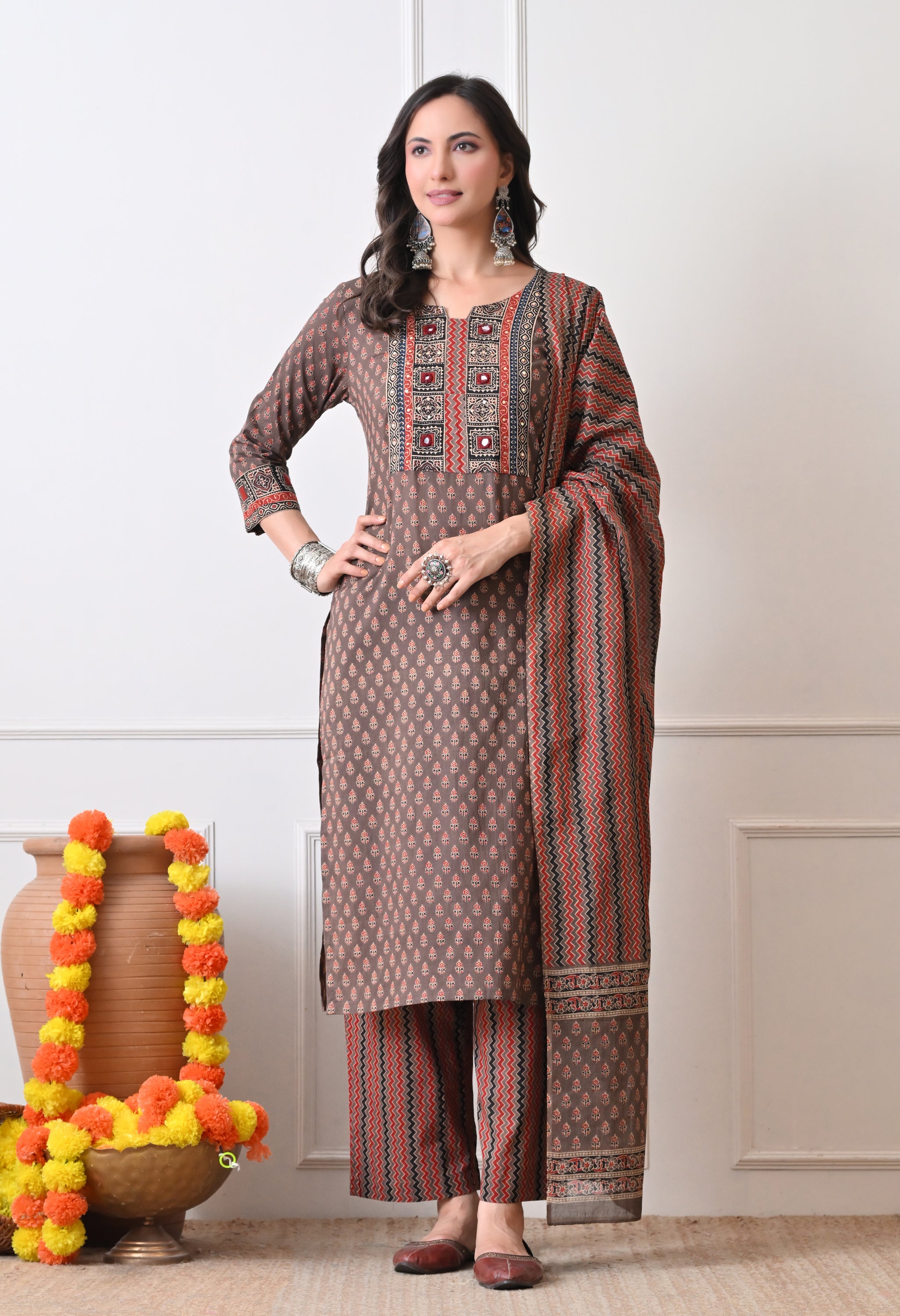 IMAN - A Suit Set