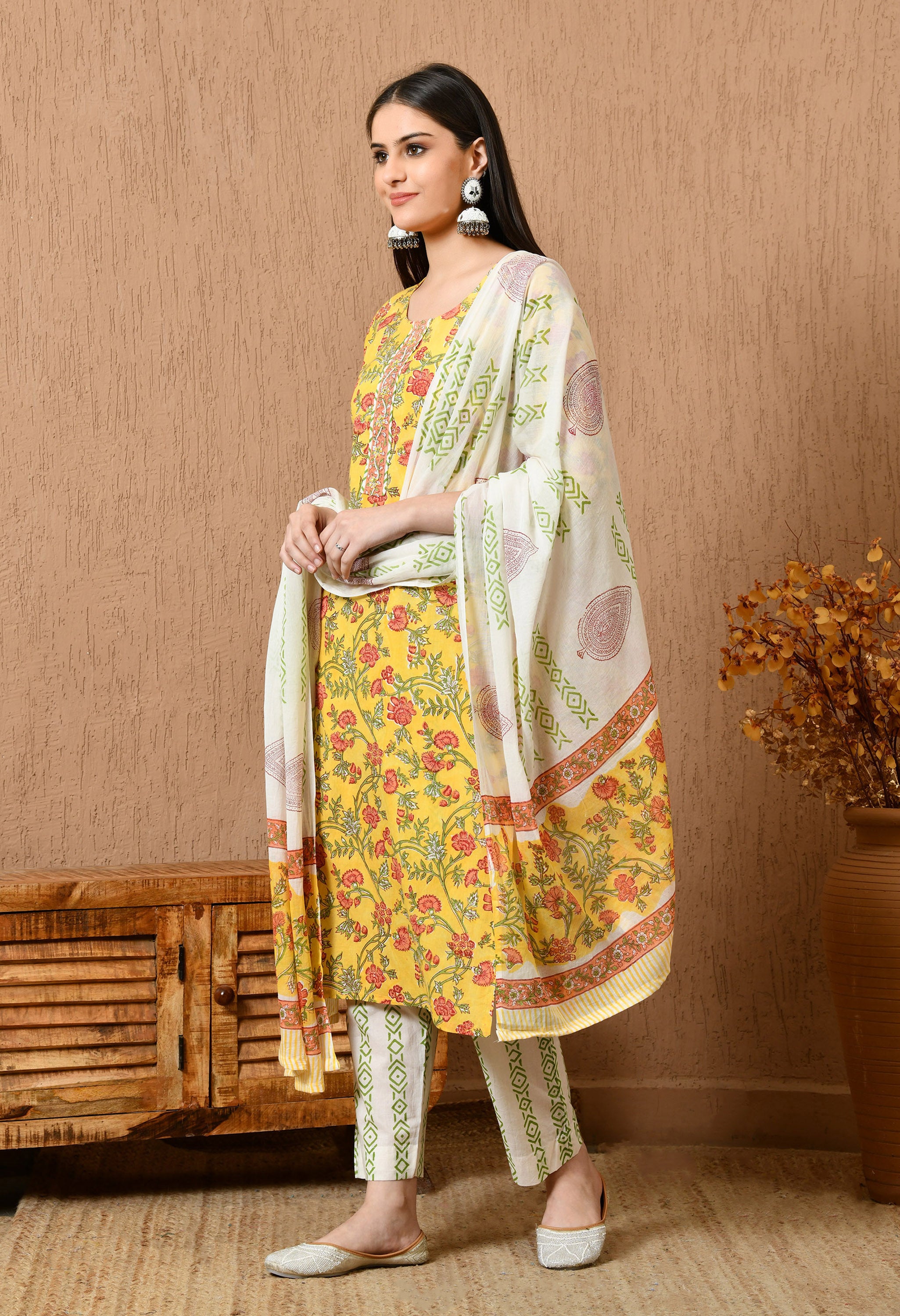 EDHA - A Suit Set
