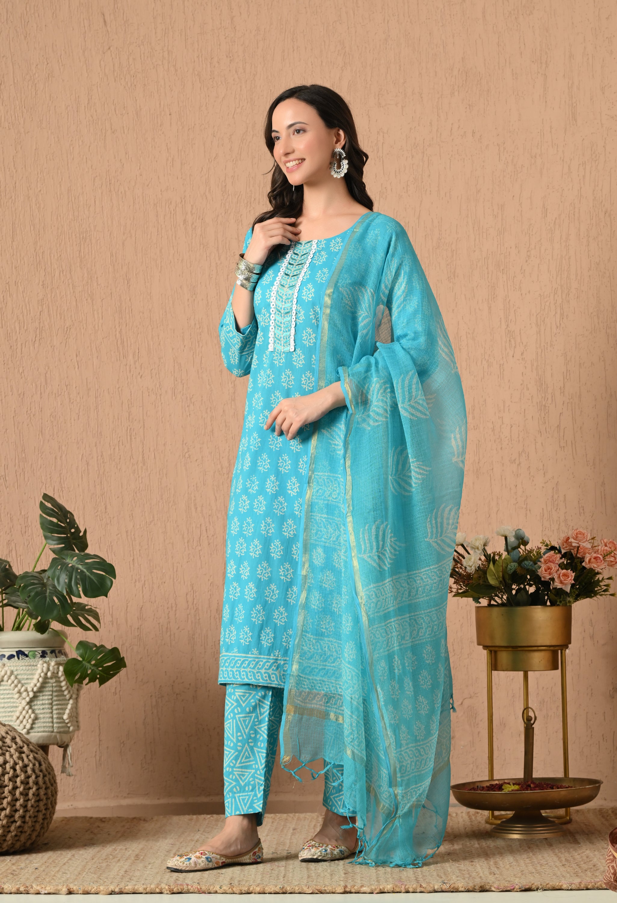 AMAYA- A Suit Set