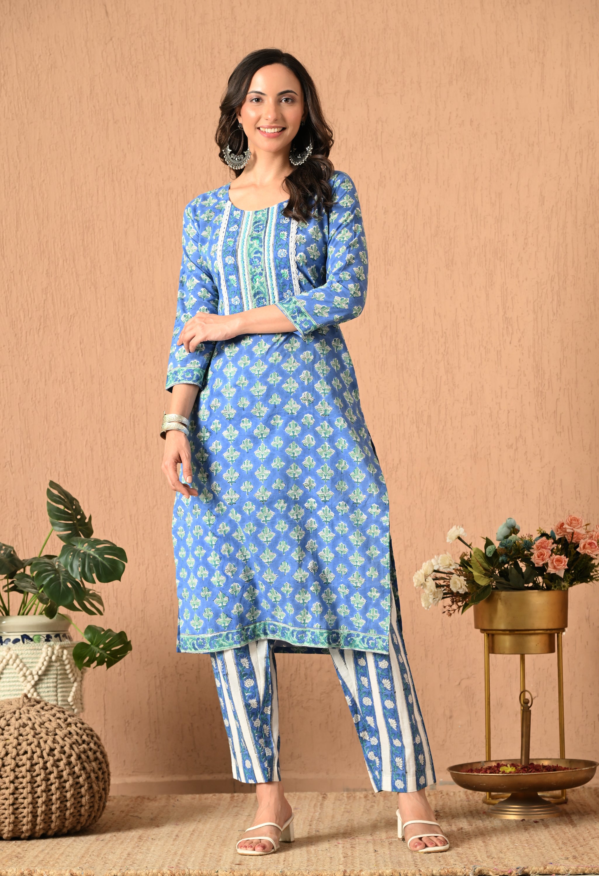 FARAH - A Suit Set