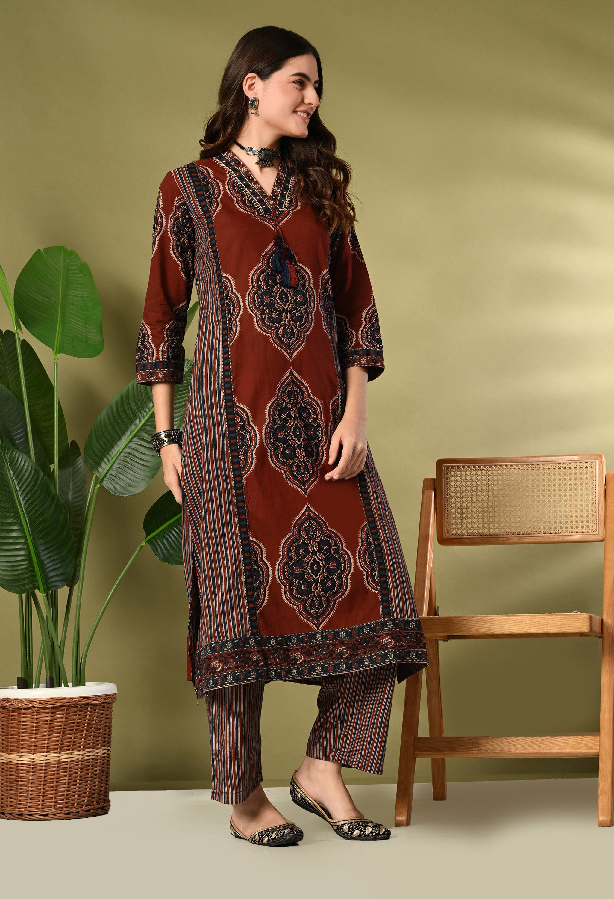 URWANA - A Suit Set